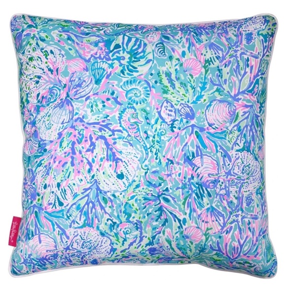 Lilly P. Reversible Pillow! - Picture 3 of 5
